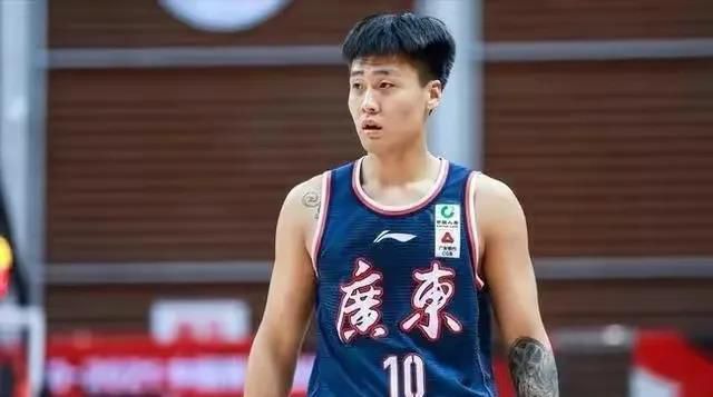 一个谣言的女人