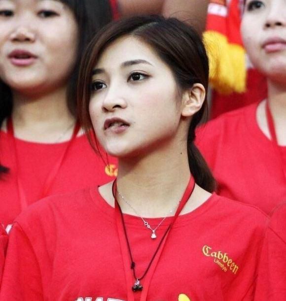 女女被c呻吟双腿大开h百合